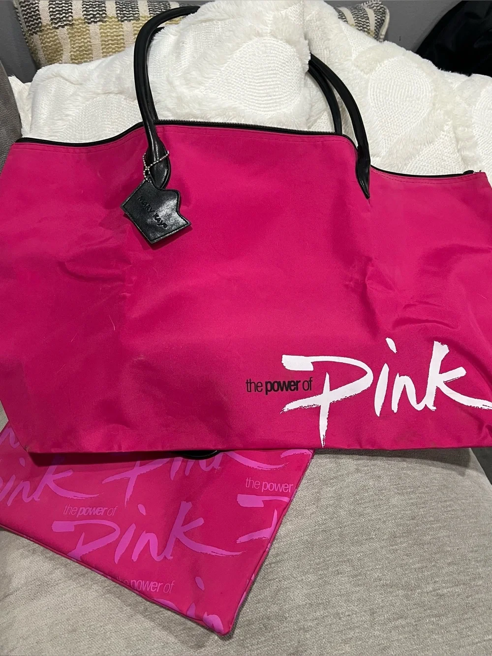 Mary Kay Bundle of Bags Makeup Bags, purse, large tote and more EUC